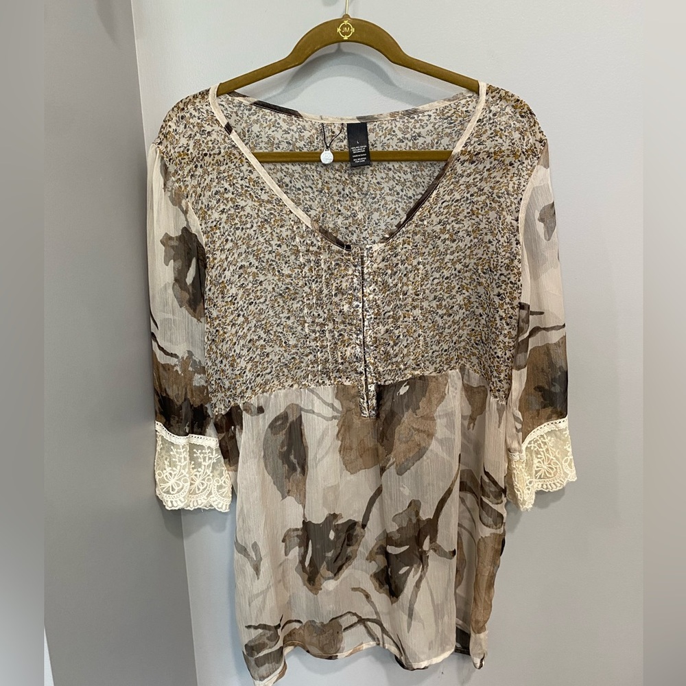 Women’s blouse